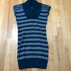 Sleeveless light sweater dress